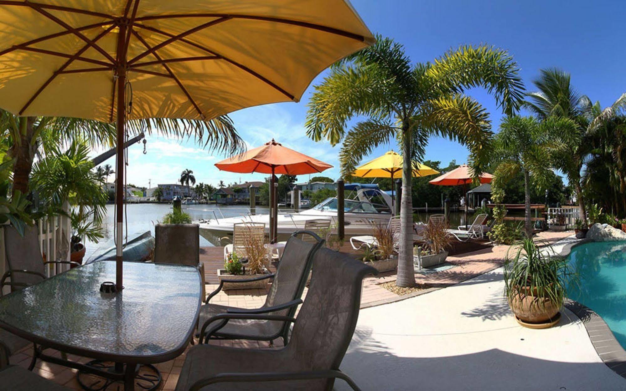 Manatee Bay Inn 포르 마이어스 비치 외부 사진