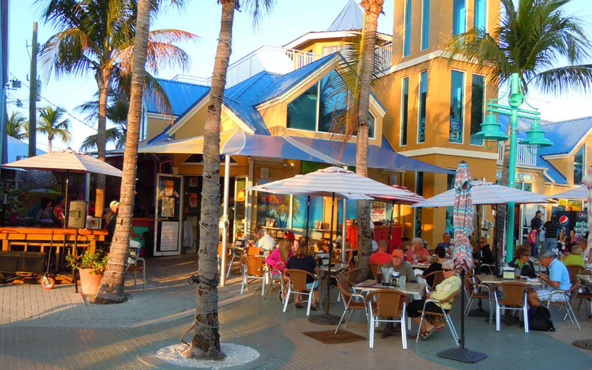 Manatee Bay Inn 포르 마이어스 비치 외부 사진