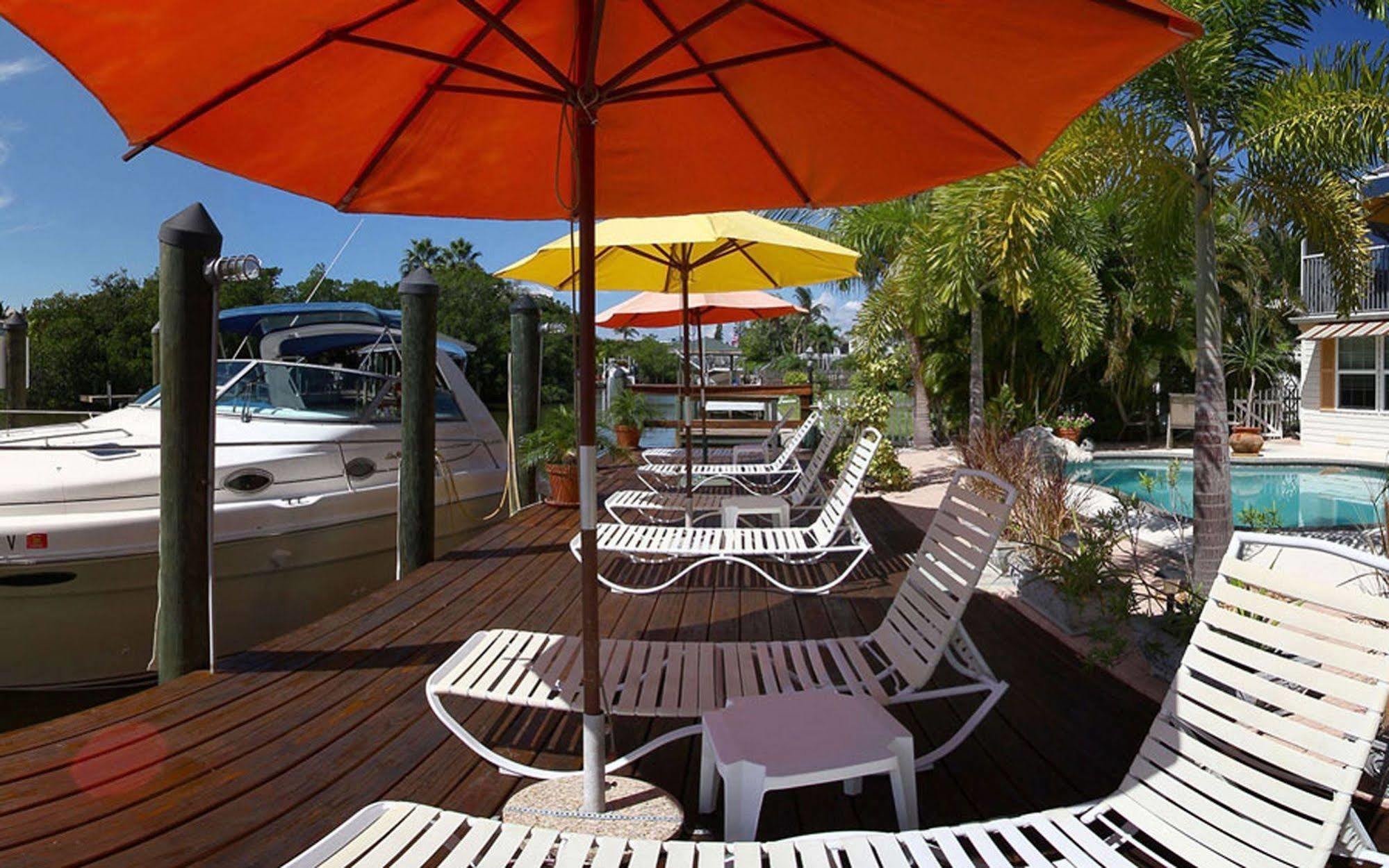 Manatee Bay Inn 포르 마이어스 비치 외부 사진