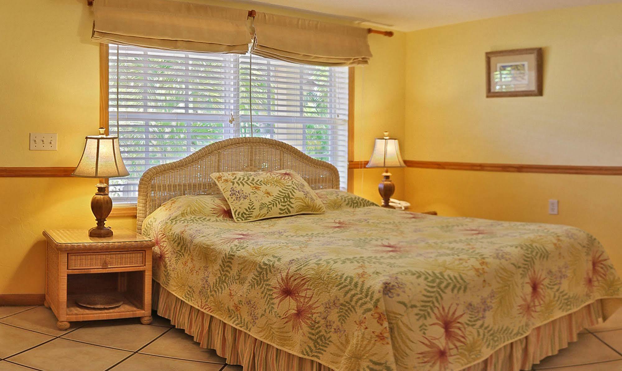 Manatee Bay Inn 포르 마이어스 비치 외부 사진